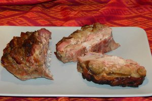 Ceafa de porc la cuptor cu bacon