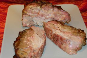 Ceafa de porc la cuptor cu bacon