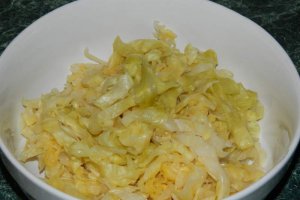 Salata de varza murata cu ceapa