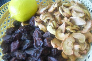 Compot de prune şi mere - poame