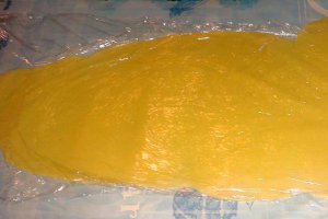 Biscuiti cu crema de vanilie si umplutura de dulceata