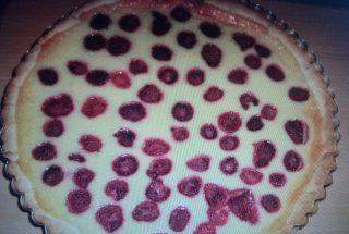 TARTA CU CREMA DE VANILIE SI ZMEURA
