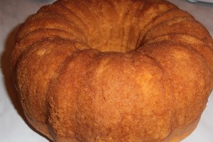 Tort cos cu trandafiri