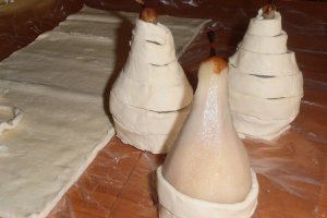 Pere umplute in foietaj