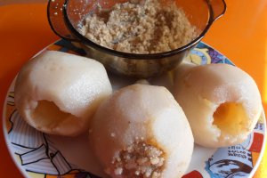 Pere umplute in foietaj