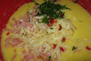 Placinta aperitiv cu sunca si cascaval