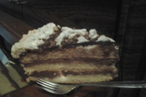 Tort  inimioara cu caramel si ciocolata