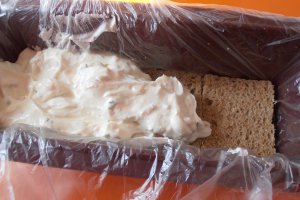 Cuburi aperitiv cu crema de branza si somon