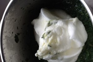 Rulada de spanac umpluta cu somon si alte bunatati ale marii