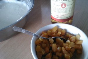 Placinta cu branza dulce si caise deshidratate
