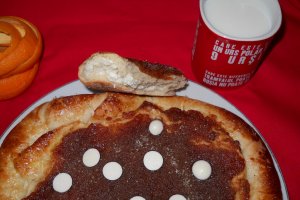 Placinta cu branza si dulceata