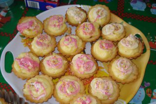 Mini tarte cu banane si creme ole de vanilie