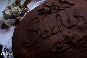 Tort Sacher cu glazura de ciocolata cu lapte