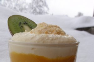 Desert rapid cu mascarpone si mousse de mere