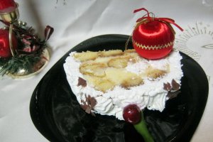 Tort cu ananas si crema de vanilie