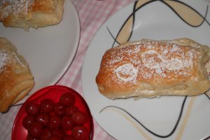 Strudel cu visine