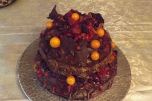 Tort de ciocolata cu fructe