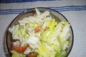 Salata cu paste