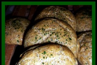 Chifle cu branza si verdeturi--reteta cu continut scazut de gluten