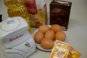 Chec de cacao si crema de iaurt cu cirese