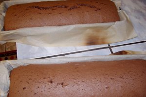 Chec de cacao si crema de iaurt cu cirese
