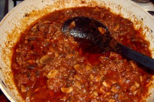 Lasagna cu carne si sos de rosii