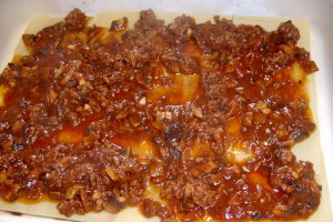 Lasagna cu carne si sos de rosii