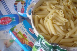 Penne cu sos gorgonzola
