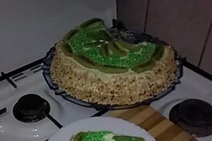 Tort cu crema de lamaie si  kiwi.