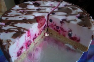 Tort cu fructe de padure