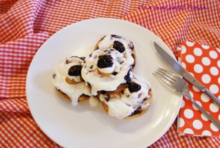 Reteta de preparare a papanasilor cu dulceata si smantana