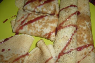 Clatite cu dulceata de visine - de post