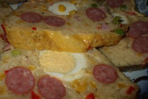 Chec de cascaval cu cabanos si oua