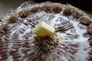 Tort de ciocolata cu blat de caise
