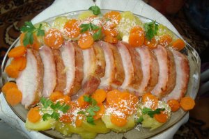 Muschi afumat ,la cuptor cu morcovi si cartofi fierti