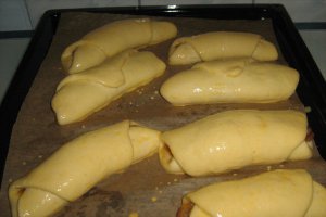 Cornuri cu dulceata de nectarine