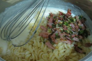 Fusilli cu crema de branza si bacon