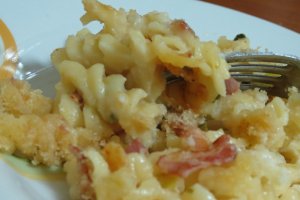 Fusilli cu crema de branza si bacon