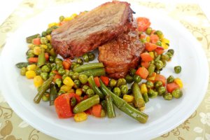 Pulpa de porc la cuptor, cu legume sotate