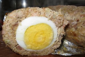 Rulada de curcan cu oua (“cas de carne”)