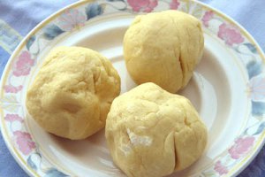 Prajitura cu foi si crema de lamaie