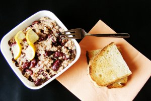 Salata de ton cu fasole boabe