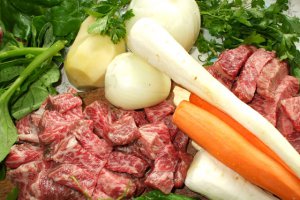 Ciorba de vitel cu legume si perisoare