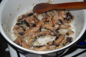 Chiftelute cu sos de ciuperci