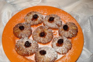 Rozete cu dulceata de visine