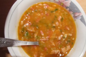 Ciorba de fasole cu afumatura(rapida)