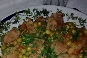 Gulas de porc cu mazare.