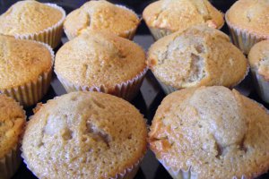 Muffins cu cafea si ciocolata alba