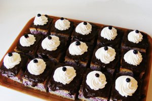 Prajitura cu mousse de afine
