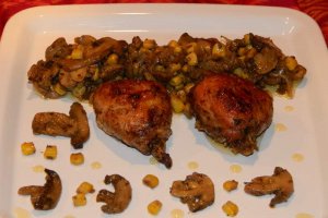 Ciocanele de pui cu ciuperci si porumb murat